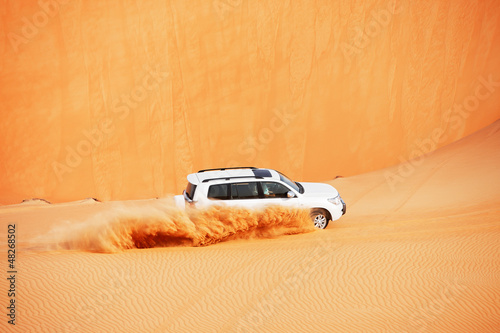 Naklejka na szybę 4 by 4 dune bashing is a popular sport of the Arabian desert