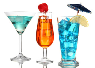 Wall Mural - Alcoholic cocktails with ice isolated on white