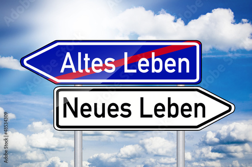 Wegweiser mit Altes Leben und Neues Leben StockFoto