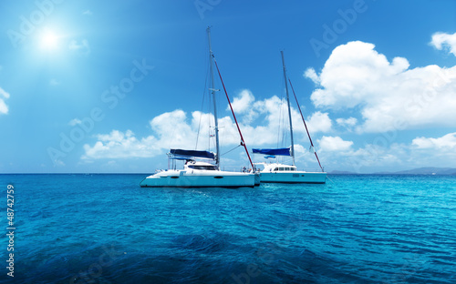 Naklejka nad blat kuchenny Yacht Sailing on water of ocean