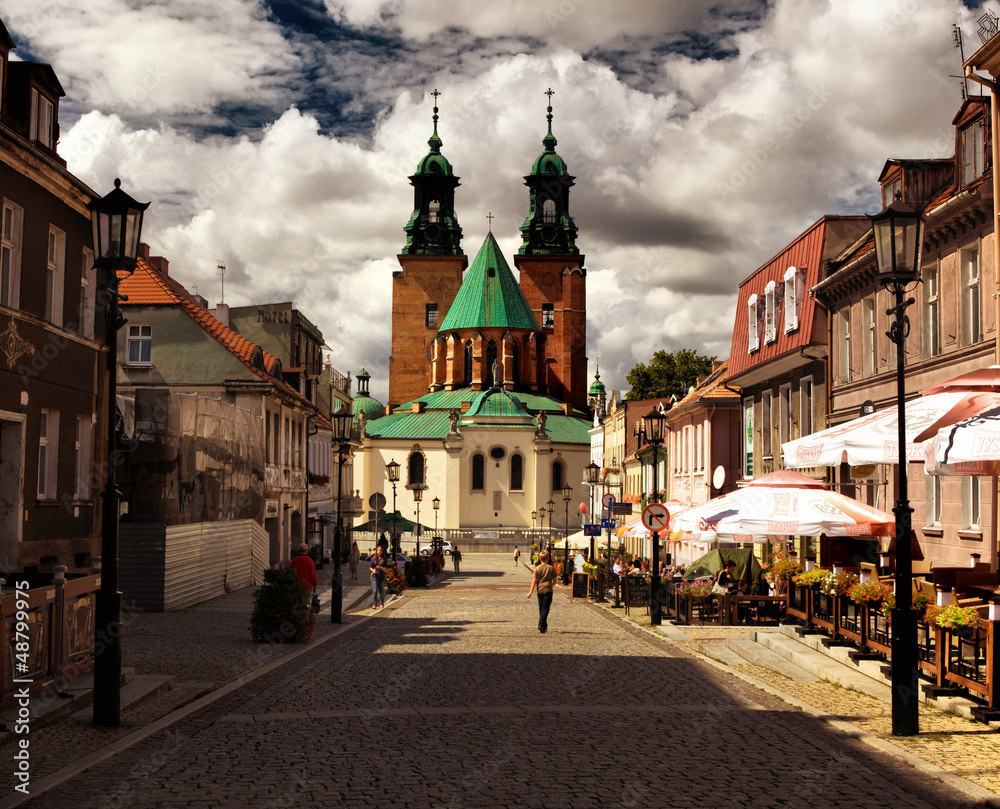 Cathedral in Gniezno, Poland - obrazy, fototapety, plakaty 