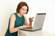 © Peter Atkins - erfahrene Frau am Laptop