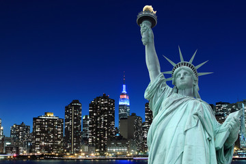 Wall Mural - Manhattan Skyline and The Statue of Liberty at Night