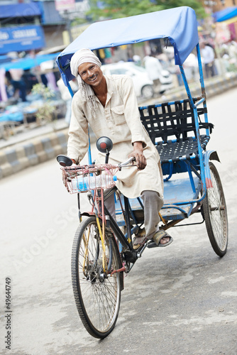 Fotografia, Obraz Indian auto rickshaw tut-tuk driver man