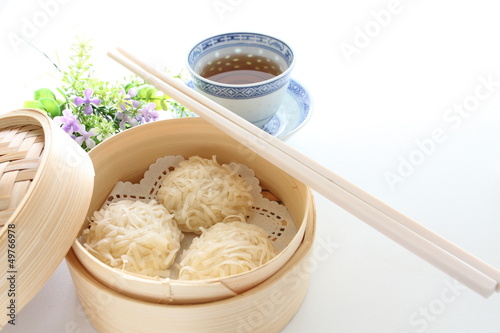 Fotomural chinese cuisine, Shumai in bamboo steamer for yam cha image