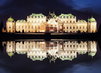 Fototapete - Vienna at night - Belvedere Palace, Austria