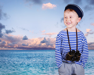 Fototapete - Little ship boy with binocular