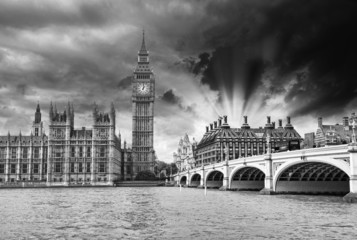 Poster - London. Beautiful view of Westminster Bridge and Houses of Parli