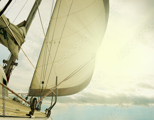 Nowoczesny obraz na płótnie Yacht in the open sea