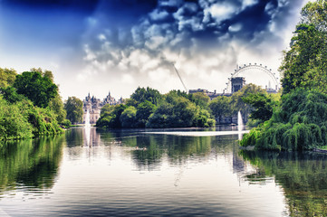 Wall Mural - London Eye view by St. James Park, London