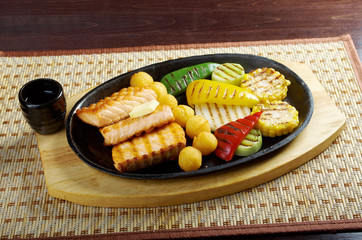 Canvas Print - Salmon Steak with Vegetable