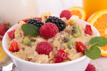 Poster - oatmeal and raspberries