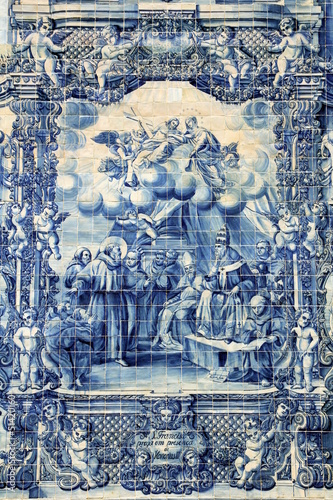 azulejos-na-capela-das-almas-w-porto-portugalia