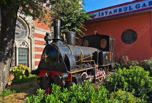 Fotomural Statue of orient express at Istanbul Turkey