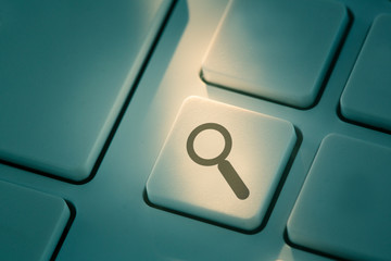Poster - Black maghifying glass button on keyboard