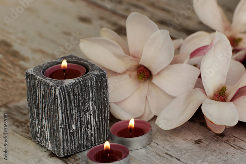 Naklejka na szybę Teelichter mit Magnolienblüten