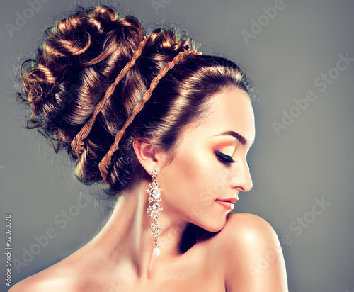 Nowoczesny obraz na płótnie Model with Coral makeup and Greek Hairstyles