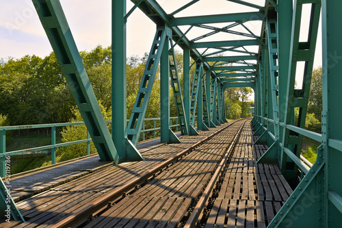 Fototapeta na wymiar Eisenbahnbrücke