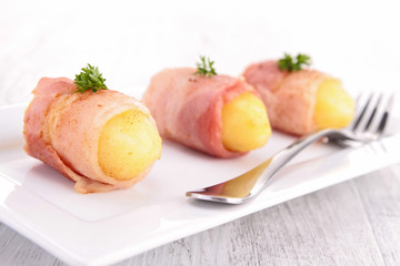 Wall Mural - potato wrapped in bacon