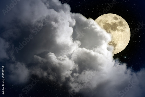 Obraz księżyc  pelnia-ksiezyca-nad-chmurami