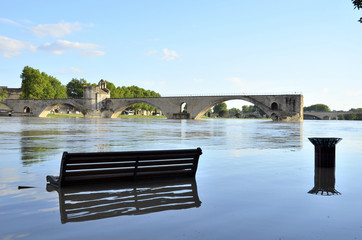 Poster - pont d'avignon inondation