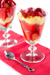 Vanilla pudding and strawberries