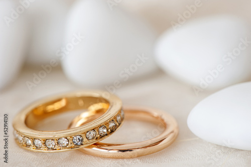Foto-Leinwand ohne Rahmen - wedding favors and ring (von Photofollies)