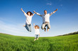 © Sunny studio - Happy family jumping