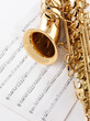 Saxophon mit Noten 4
