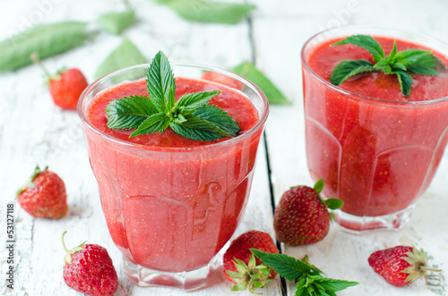 Naklejka dekoracyjna .Berry smoothie