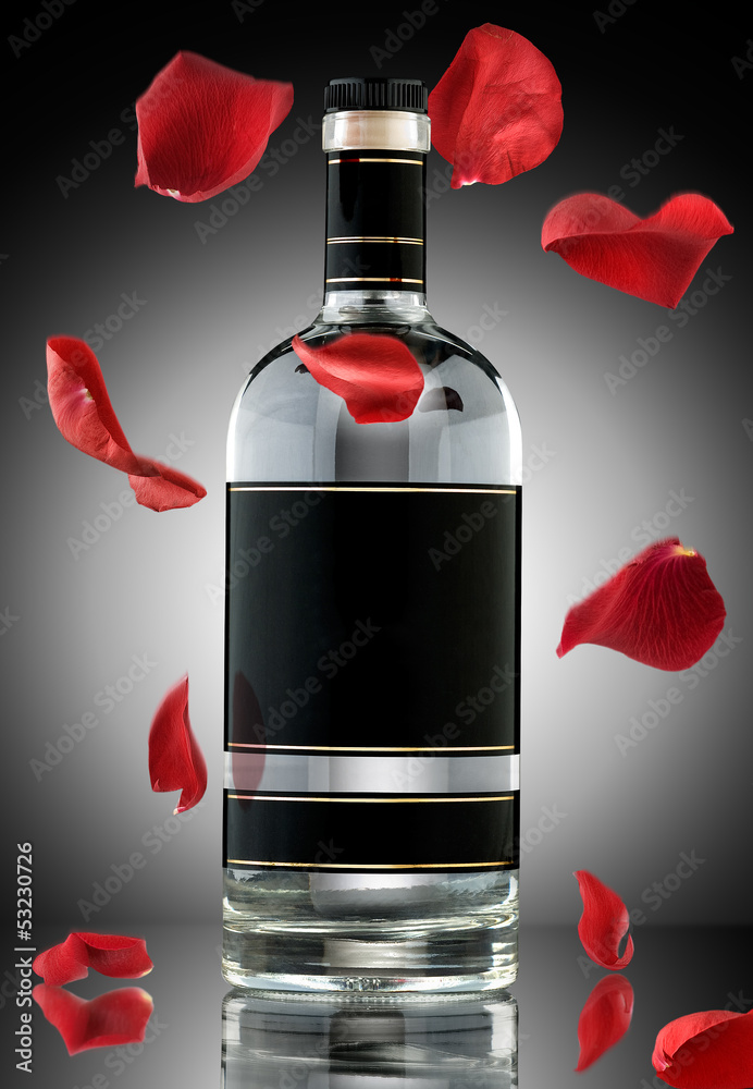 alkohol-z-czerwonymi-platkami-roz