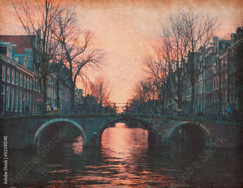 wieczor-w-amsterdamie-holandia-tekstury-papieru