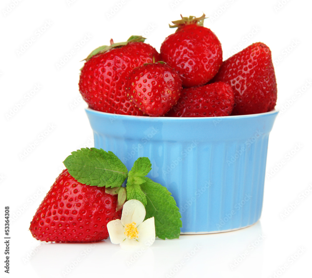 Ripe sweet strawberries in bowl, isolated on white