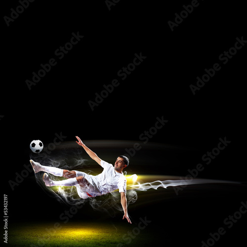 Foto-Stoffbanner - Football player with ball (von Sergey Nivens)