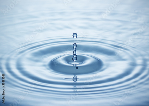Nowoczesny obraz na płótnie Blue water drop