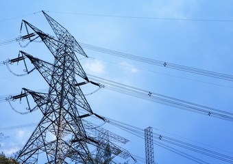 Power transmission tower