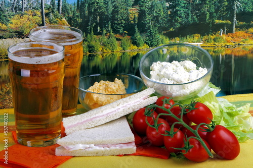 Fotografia, Obraz Tramezzini con birra e crema di formaggio