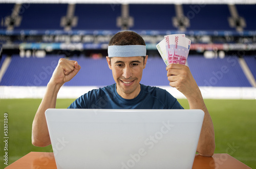 Fotografía betting wonline gaining euros in stadium