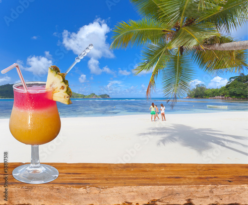 Cocktail Sur Plage De Reve Aux Seychelles Stock Photo Adobe Stock Cocktail Sur Plage De Reve Aux Seychelles Stock Photo Adobe Stock