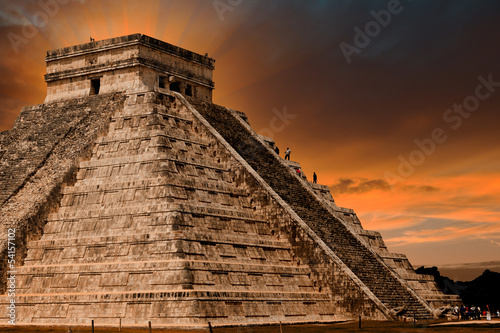 Obraz w ramie Kukulkan Pyramid in Chichen Itza Site, Mexico