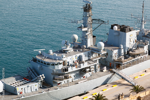 Cuadros en Lienzo Type 23 frigate in the Malta Grand Harbor