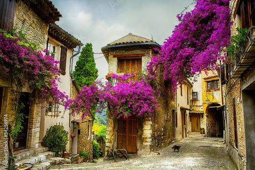 Naklejka na drzwi piękne stare miasto Provence, Francja