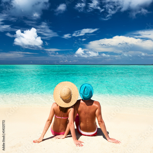 Plakat na zamówienie Couple on a beach at Maldives