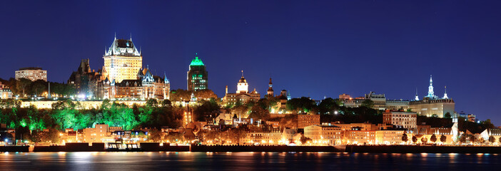 Fototapete - Quebec City at night