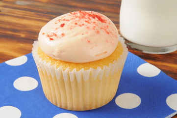 Canvas Print - cupcake and milk