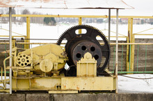 Mechanism Screw Tense Cable Hold River Dam Gate