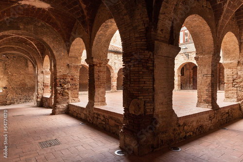 Naklejka na szybę chiostro di San Francesco, Suvereto, Italy