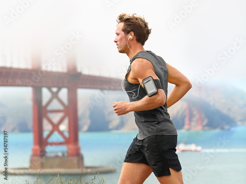 Obraz w ramie Running man - male runner in San Francisco