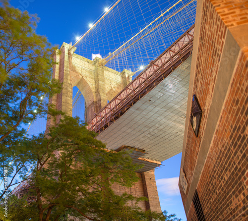 Obraz w ramie New York City. Famous landmark of Brooklyn Bridge