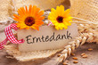 © Floydine - Erntedank! Schild mit Text und Deko